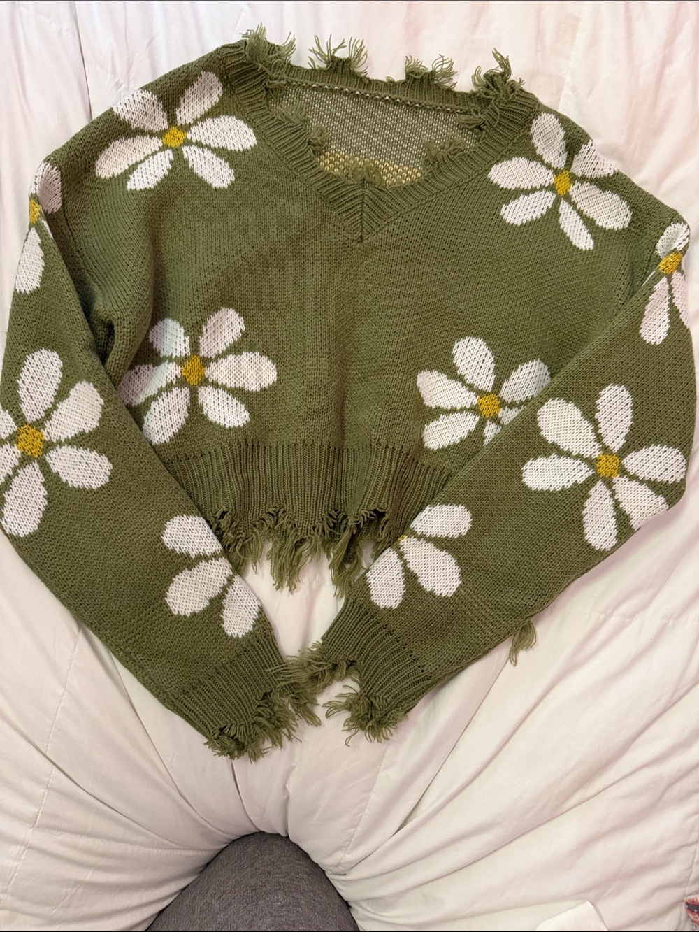 SHEIN Olive Green Daisy Cropped V-Neck Sweater